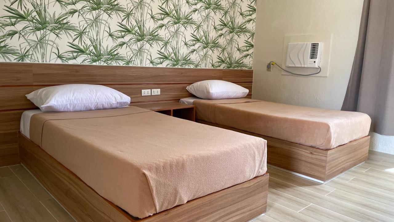 Red Knight Gardens Hotel Davao City Eksteriør billede