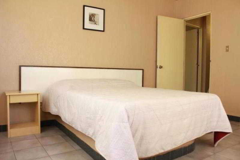 Red Knight Gardens Hotel Davao City Eksteriør billede